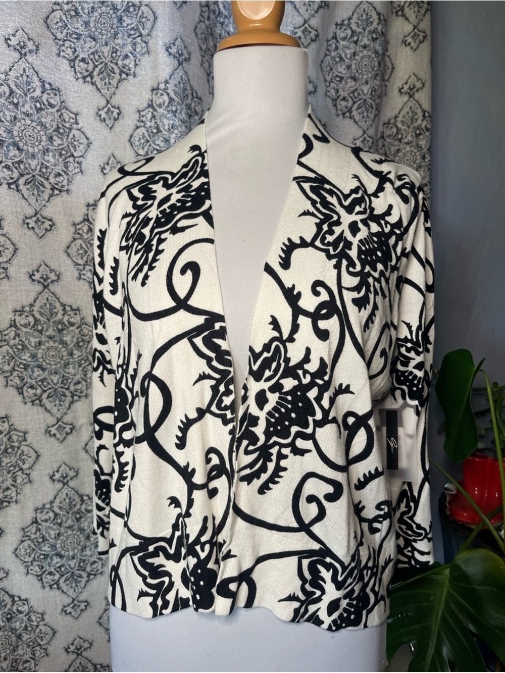 Cyrus Black & White Scroll-Print Open Cardigan